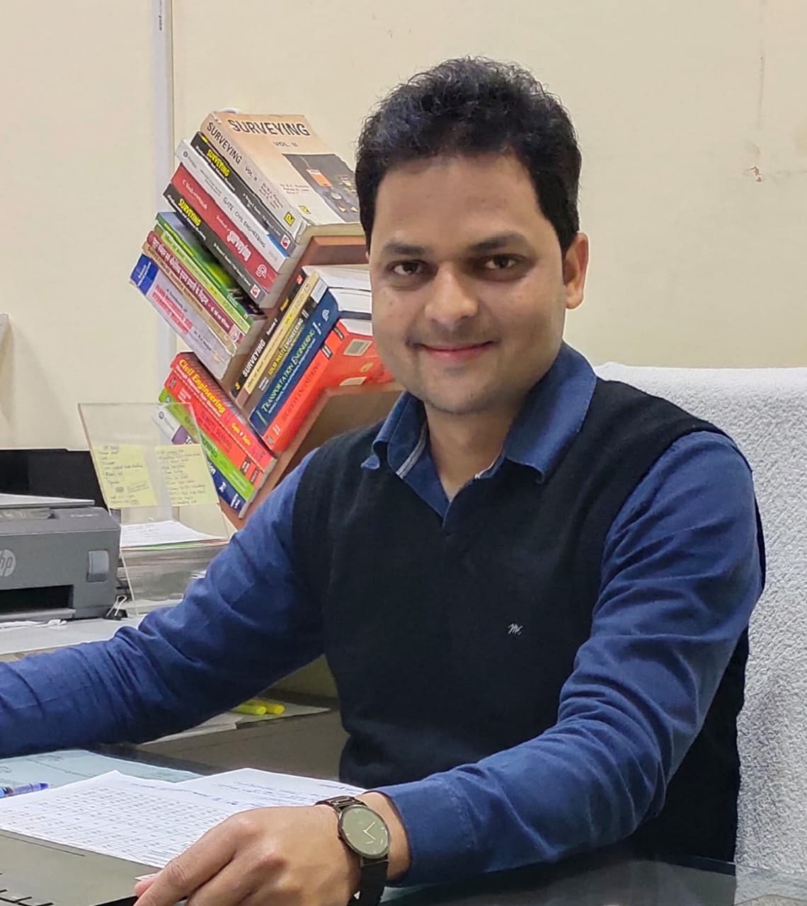 Mr. Avaneesh Kumar Yadav